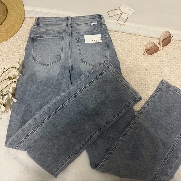 Risen Mid-Rise Straight Jeans - Picture 4 of 5